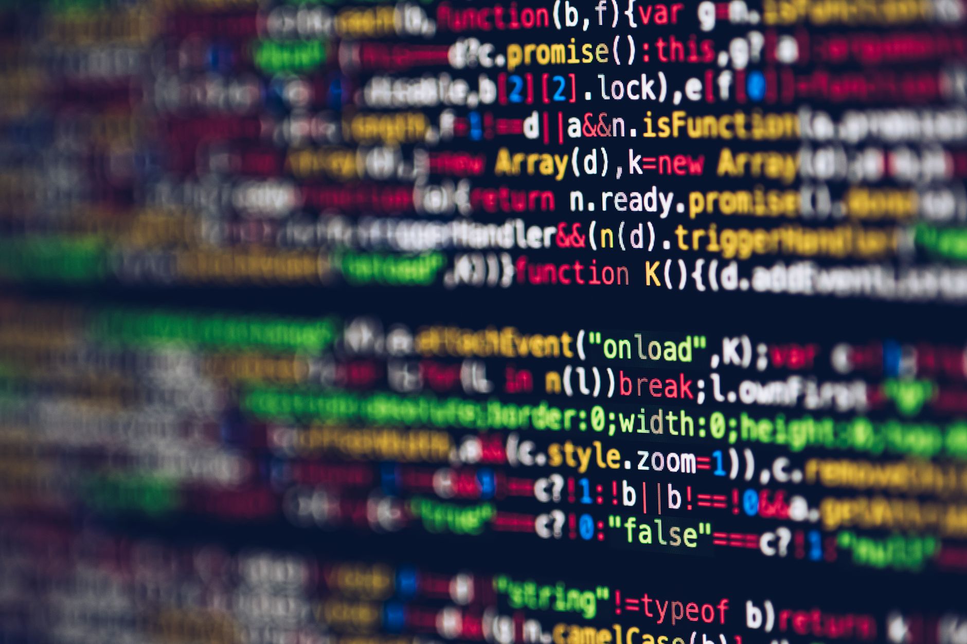 Rozmyty kolorowy kod programistyczny na ekranie monitora Rozmyty kolorowy kod programistyczny na ekranie monitora
